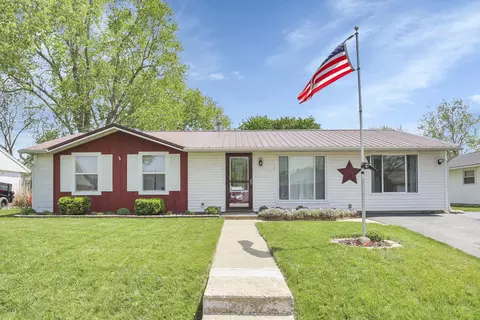 305 Meadow Dr, Circleville, OH 43113