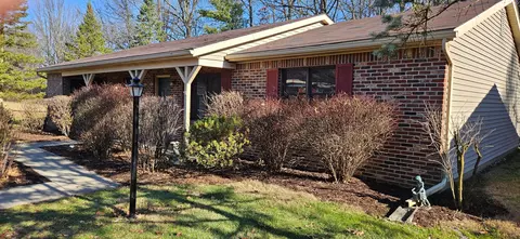647 Pebble Pl Dr, Delaware, OH 43015