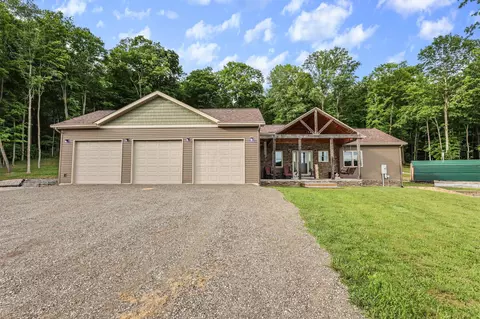 3399 Owl Creek Rd, Frankfort, OH 45628