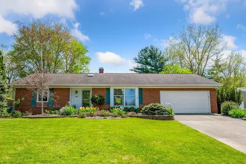 830 Eastchester Dr, Gahanna, OH 43230