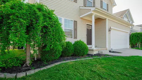 Exterior - 538 Stone Shadow Dr, Blacklick, OH 43004 photo 3 of 12