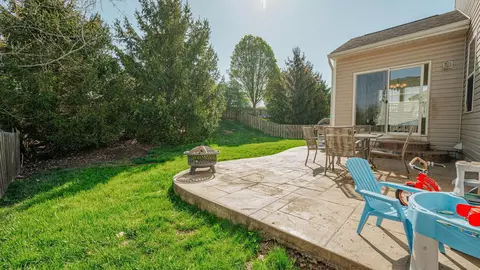 Exterior - 538 Stone Shadow Dr, Blacklick, OH 43004 photo 6 of 12