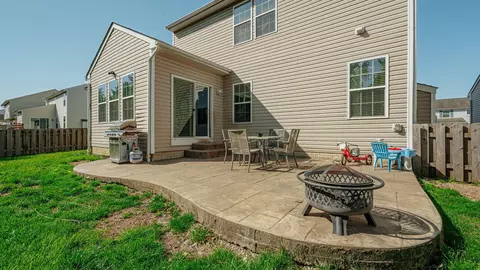 Exterior - 538 Stone Shadow Dr, Blacklick, OH 43004 photo 7 of 12