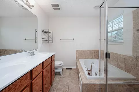 Bath - 538 Stone Shadow Dr, Blacklick, OH 43004 photo 2 of 4