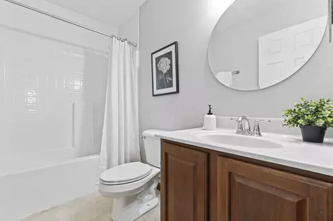Bath - 155 Heathermere Loop, Galena, OH 43021 photo 3 of 4