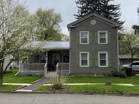 27 N High St, Croton, OH 43013