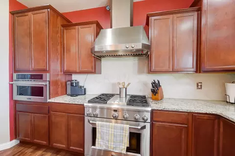 Kitchen - 13 Buckeye Dr, Middletown, OH 45044 photo 5 of 9