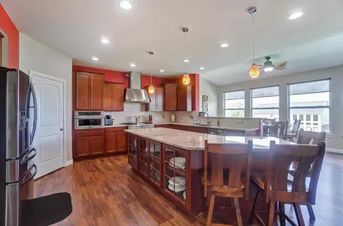 Kitchen - 13 Buckeye Dr, Middletown, OH 45044 photo 2 of 9