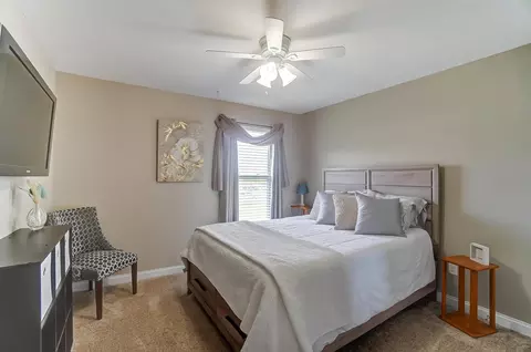 Bedroom - 13 Buckeye Dr, Middletown, OH 45044 photo 4 of 12