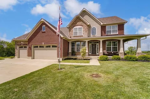 Exterior - 13 Buckeye Dr, Middletown, OH 45044 photo 2 of 23