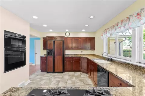 2106 Northridge Dr, Springfield, OH 45504 photo 8