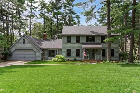 7689 Cloister Dr, Columbus, OH 43235