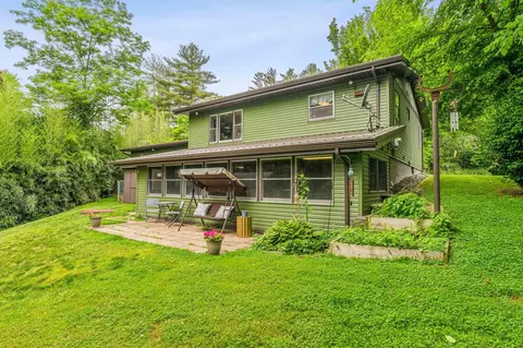 320 Locust Ln, Senecaville, OH 43780