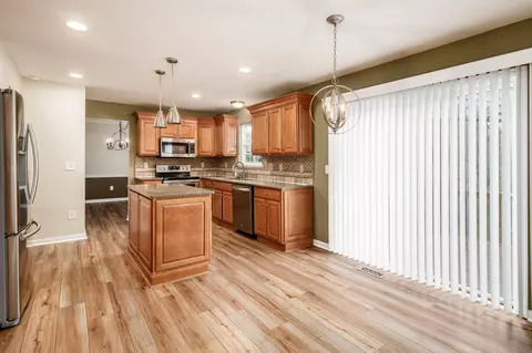 Kitchen - 111 Cherry Tree Ct, Delaware, OH 43015 photo 6 of 6