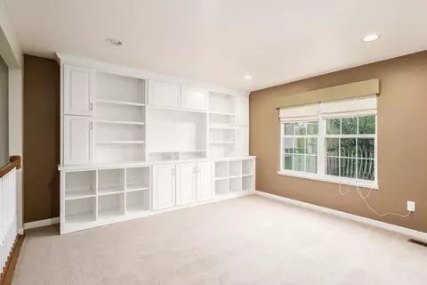 Living - 111 Cherry Tree Ct, Delaware, OH 43015 photo 3 of 6