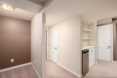 Entry Way - 111 Cherry Tree Ct, Delaware, OH 43015 photo 6 of 7