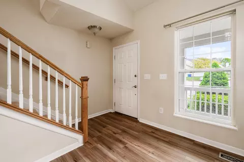 Entry Way - 111 Cherry Tree Ct, Delaware, OH 43015 photo 2 of 7