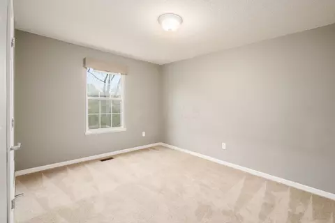 Bedroom - 111 Cherry Tree Ct, Delaware, OH 43015 photo 4 of 5