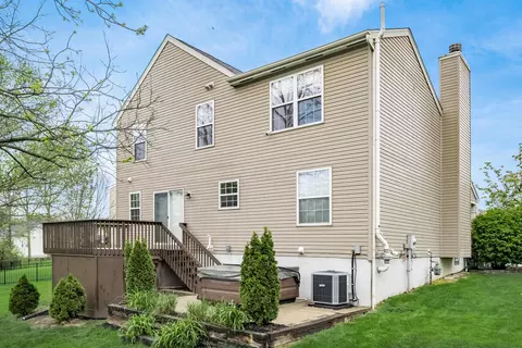 Exterior - 111 Cherry Tree Ct, Delaware, OH 43015 photo 8 of 19
