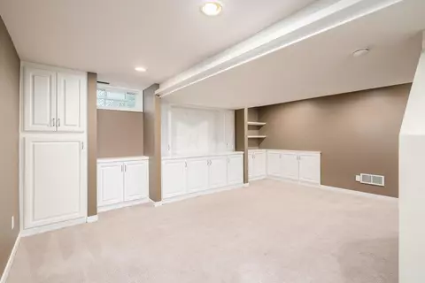 Living - 111 Cherry Tree Ct, Delaware, OH 43015 photo 4 of 6