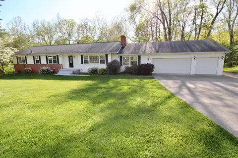 561 Howell Dr, Newark, OH 43055