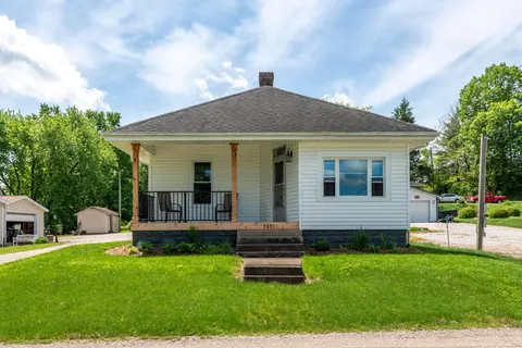 1351 Charles St, Logan, OH 43138