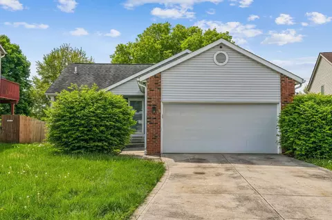2855 Blue Moon Dr, Columbus, OH 43232