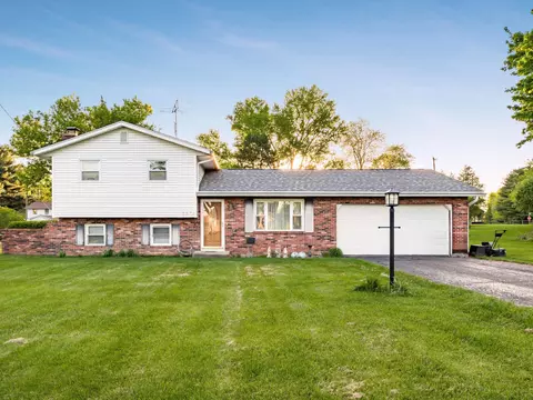 757 N Buena Vista St, Newark, OH 43055
