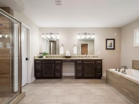 Bath - 3640 Switchgrass Ct, Hilliard, OH 43026 photo 5 of 8
