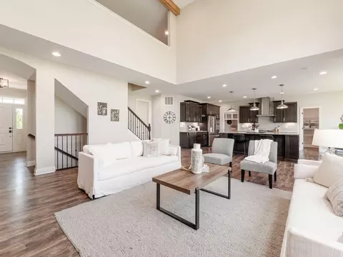 Living - 3640 Switchgrass Ct, Hilliard, OH 43026 photo 1 of 2