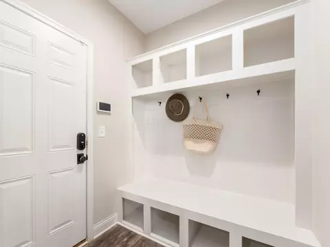 Entry Way - 3640 Switchgrass Ct, Hilliard, OH 43026 photo 3 of 4