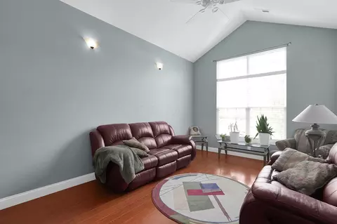 Living - 6035 Eiger Dr, Columbus, OH 43213 photo 2 of 3