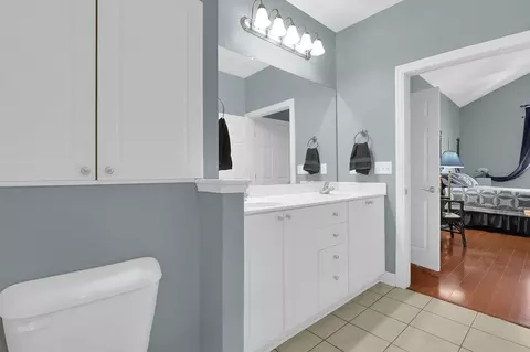 Bath - 6035 Eiger Dr, Columbus, OH 43213 photo 5 of 5