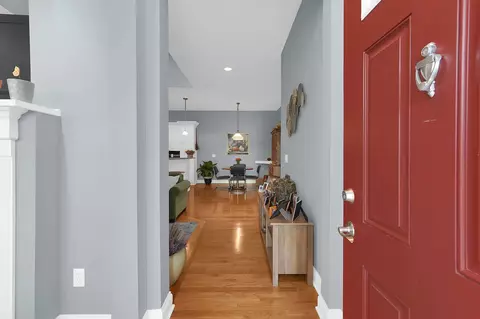 Entry Way - 6035 Eiger Dr, Columbus, OH 43213 photo 1 of 1
