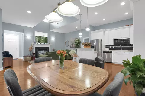 Dining - 6035 Eiger Dr, Columbus, OH 43213 photo 3 of 3