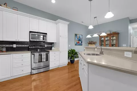 Kitchen - 6035 Eiger Dr, Columbus, OH 43213 photo 3 of 4