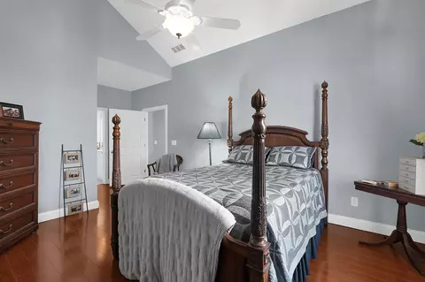 Bedroom - 6035 Eiger Dr, Columbus, OH 43213 photo 5 of 6