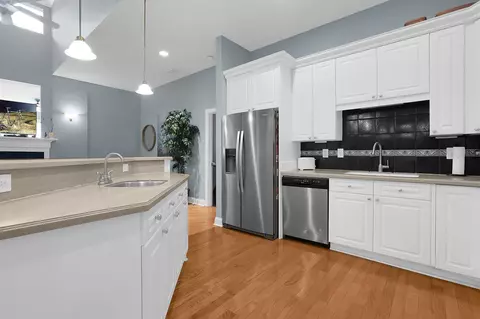 Kitchen - 6035 Eiger Dr, Columbus, OH 43213 photo 1 of 4