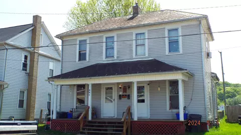 667 Chestnut St, Nelsonville, OH 45764