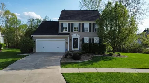 7538 Brookfield Ln, Northfield, OH 44067