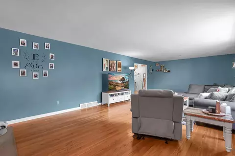 972 Circle Dr, Circleville, OH 43113 photo 4