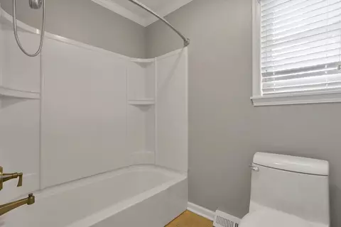 Bath - 6751 Feder Rd, Galloway, OH 43119 photo 4 of 7