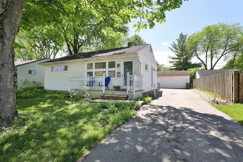 2211 Edgevale Rd, Columbus, OH 43221