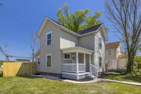 390 Arlington Ave, Newark, OH 43055