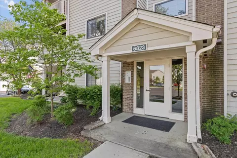6823 Meadow Creek Dr #208, Columbus, OH 43235