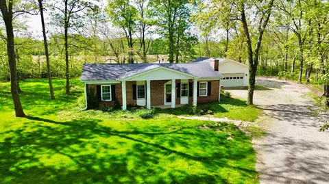 2430 Cherokee Dr, London, OH 43140