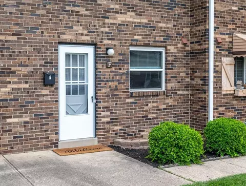 1250 W Woodbrook Cir UNIT F, Columbus, OH 43223