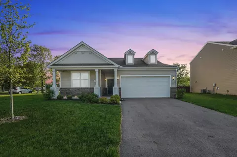1152 Lake Forest Dr, Hebron, OH 43025