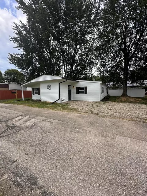 85 Pincott St SW, Pataskala, OH 43062