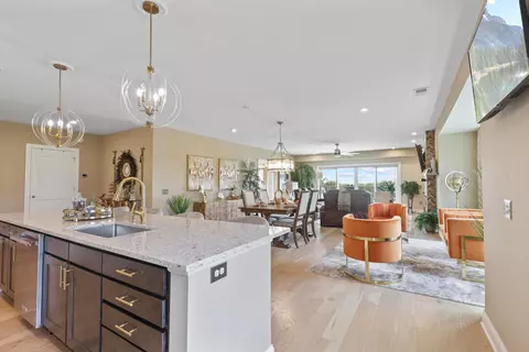 5317 Highpointe Lakes Dr #305, Westerville, OH 43081
